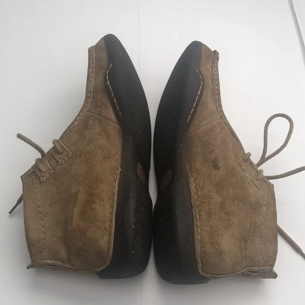 Ugg Australia ankle boots leather upper and rubber soles in khaki camel color